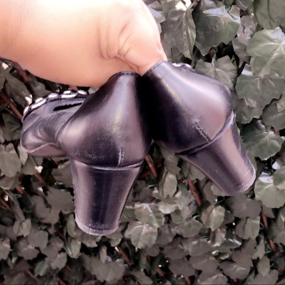 AGL Classic Cap Toe Leather Pump - Picture 3 of 7